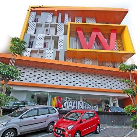 The Win Hotel Surabaja Zewnętrze zdjęcie