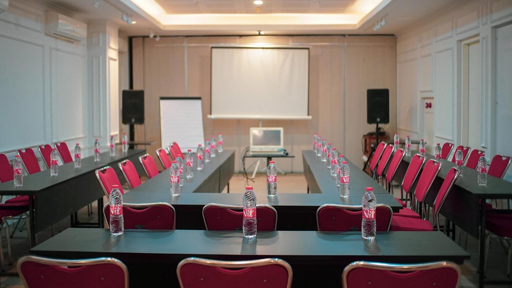 The Win Hotel Surabaja Zewnętrze zdjęcie