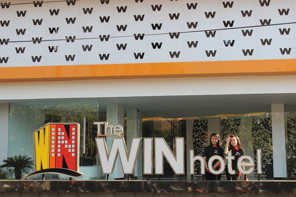 The Win Hotel Surabaja Zewnętrze zdjęcie